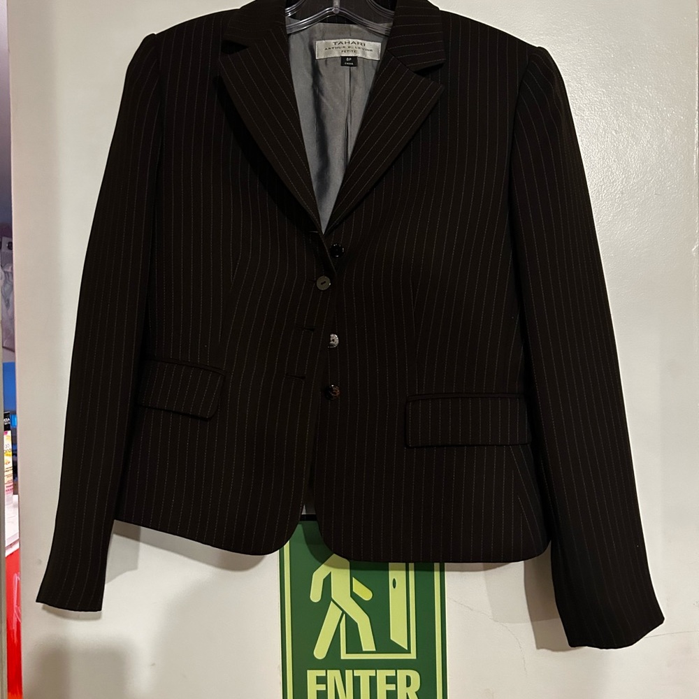 TAHARI women’s blazer